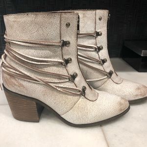 White boots with zippers